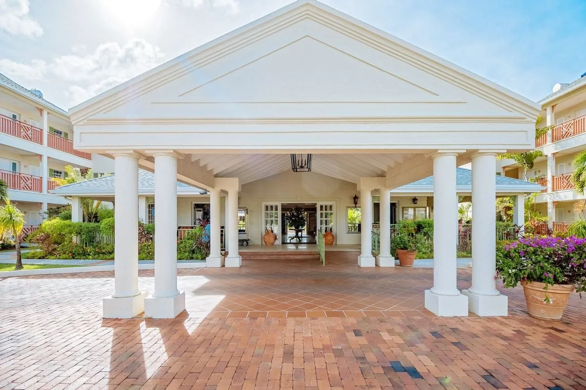 Bay Gardens Beach Resort and Spa 4